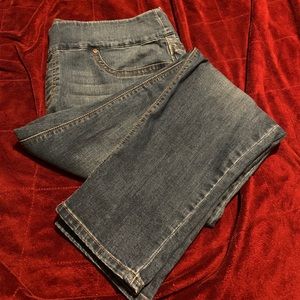 Pull on boyfriend pant